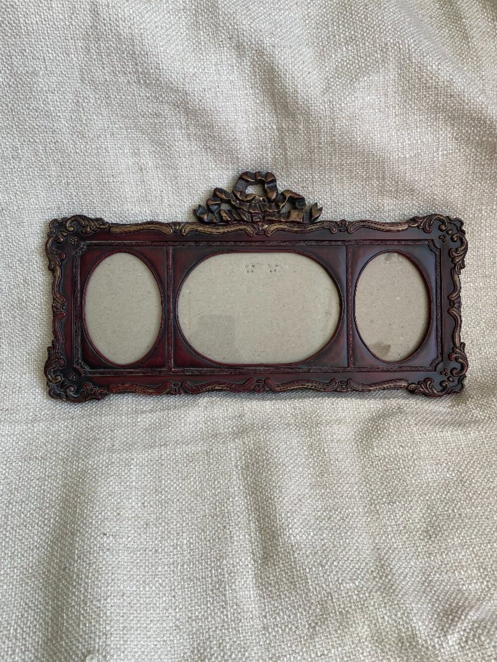 Vintage 50s Ornate Filigree Red Wood Collage 3-Photos Oval Slots Frame READ